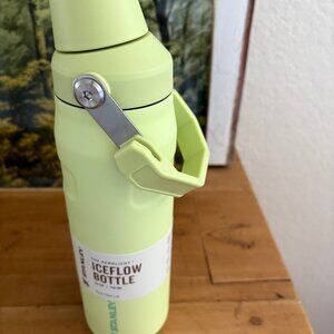 Stanley Iceflow Aerolight Bottle Pomelo 24 oz NEW